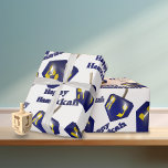 Happy Hanukkah Spinning Dreidel Cadeaupapier<br><div class="desc">Een droom spint tussen tekst die Happy Hanukkah zegt.</div>