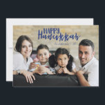 Happy Hanukkah Star van David Holiday Fotokaart Feestdagenkaart<br><div class="desc">Stijlvolle en schattige Happy Chanoeka Star of David Holiday Photo Card is perfect voor al uw vrienden en familie dit vakantieseizoen. Pas de tekst aan met uw familienaam en het jaar en wissel het afbeelding uit voor een foto van uw kind,  huisdier of de hele familie.</div>
