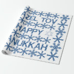 Happy Hanukkah Star van David Menorah Snowflakes Cadeaupapier<br><div class="desc">Gelukkige Chanoeka Star van David Menorah Sneeuwvlokken Patroon Blauw en Wit Israël Vlag Kleuren Elegante Gift Wrapping Papier Hebreeuws Festival van Licht Joods Vakantie Seizoen</div>