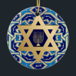 Happy Hanukkah. Start van David Custom Year Keramisch Ornament<br><div class="desc">Happy Hanukkah. Gold Foil Star van David en Menorah design Hanukkah Gift Ornamenten met een gepersonaliseerd jaar. Overeenkomende kaarten en geschenken die beschikbaar zijn in de joodse Feestdagen / Hanukkah-categorie van onze winkel.</div>