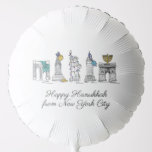 Happy Hanukkah uit New York City NYC Chanukah Ballon<br><div class="desc">Het ontwerp bevat een originele pen-en-ink illustratie van verschillende bezienswaardigheden in New York, waaronder het Vrijheidsbeeld, de Washington Square Arch en de Brooklyn Bridge, "verkleed" voor de feestdagen. Ideaal voor het vieren van Chanoeka en de joodse feestdagen. Dit NYC-ontwerp is ook beschikbaar voor andere producten. Coördinerende Chanukah partij design zijn...</div>