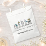 Happy Hanukkah uit New York City NYC Chanukah Bedankzakje<br><div class="desc">Het ontwerp bevat een originele markeerillustratie van New York City "verkleed" voor het vakantieseizoen. Gewoon personaliseren voor een leuk vakantiegeschenk of feestgunst. Dit ontwerp is ook beschikbaar op andere producten. Er zijn ook coördinerende design beschikbaar. Zie je niet wat je zoekt? Neem contact op met Rebecca om iets speciaal voor...</div>
