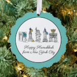 Happy Hanukkah uit New York City NYC Chanukah Ornament Kaart<br><div class="desc">Het ontwerp bevat een originele markeerillustratie van New York City "verkleed" voor het vakantieseizoen. Gewoon personaliseren voor een leuk Chanoeka cadeau of feestje gunst. Dit ontwerp is ook beschikbaar op andere producten. Er zijn ook coördinerende design beschikbaar. Zie je niet wat je zoekt? Neem contact op met Rebecca om iets...</div>