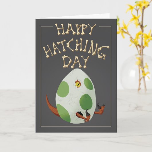 Happy Hatching Day - Dinosaur Birthday-kaart Kaart (Gele Bloem)