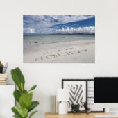 Happy Holiday geschreven op Eilogarry Beach Poster (Thuiskantoor)
