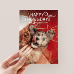 Happy Howlidays | Foto Pet Feestdagenkaart<br><div class="desc">Verspreid dit seizoen vrolijk met dit schattige 'Happy Howlidays'-ontwerp met een foto van een groot formaat om je bont te laten zien.</div>