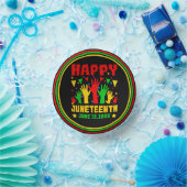 Happy Juneteenth Black Red Green Yellow Hands Papieren Kommen (Feest)
