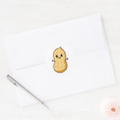 Happy Kawaii Peanut Cartoon – Schattigee glimlache Ronde Sticker (Envelop)