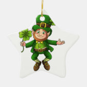Happy Leprechaun en Shamrock Keramisch Ornament (Voorkant)
