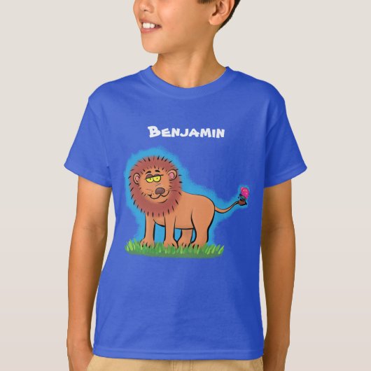 Happy lion met vlinder cartoon design t-shirt (Voorkant)