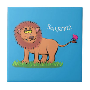 Happy lion met vlinderse cartoon illustratie tegeltje