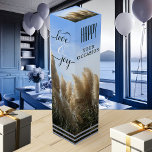 Happy Love Joy Pampas Grass Wine Gift Box Wijn<br><div class="desc">Wijncadeaudoos met zwendende pampas grassen onder een blauwe hemel met een paar vloeiende witte wolken. Prachtig voor elke feestdag</div>