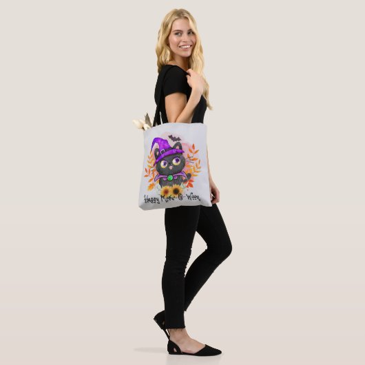 Happy Meow-o-ween -Zwarte Heks Kat Tote Bag (Op model)