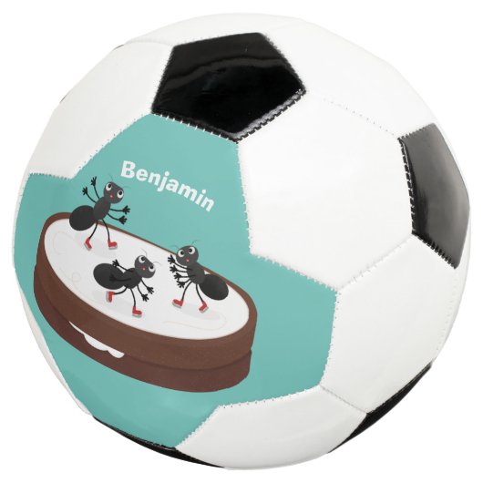 Happy miers schaatsen op koekjes cartoon voetbal (Drie kwart)