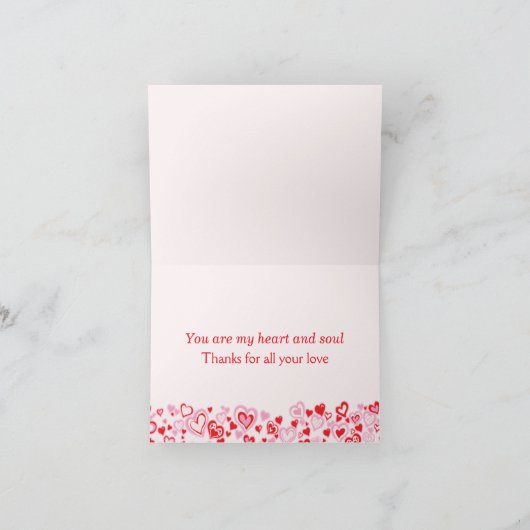 Happy Moederdag kaart harten en rood lint (Binnen)