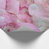 Happy Moederdag of Jouw tekst Roze Rozenblaadjes Cadeaupapier (Hoek)