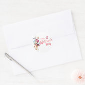 Happy Moederdag, typografie met roze bloem Ronde Sticker (Envelop)