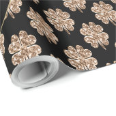 Happy New Year 2019 Elegant Black and Gold Clovers Cadeaupapier (Rol Hoek)