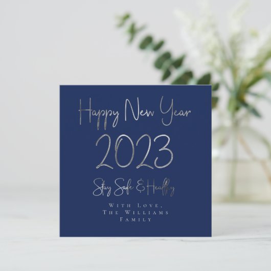 Happy New Year 2023 Elegant Silver Script Blue Feestdagenkaart (Staand voorkant)