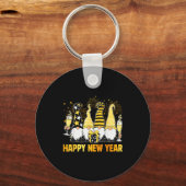 Happy New Year 2026 Gnomes Drinking Champagne New Sleutelhanger (Voorkant)