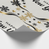 Happy New Year Black and Gold Snowflake  Cadeaupapier (Hoek)