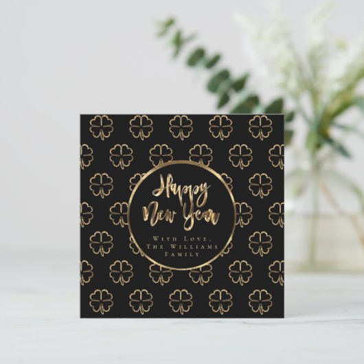 Happy New Year Clover Elegant Black en Gold Chic Feestdagenkaart (Staand voorkant)