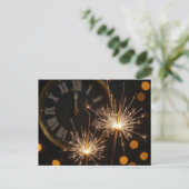 Happy New Year Sparklers On a Midnight Clock Briefkaart (Staand voorkant)