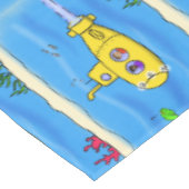 Happy-onderzeeër-cartoon Tafelkleed (Gekanteld)