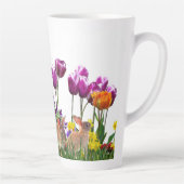 Happy Paaster Bunny in Tulip Garden Latte Mok (Rechts)