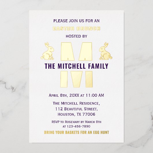 Happy Paaster Bunny Rabbit Fun Monogram Familienaa Folie Uitnodiging (Voorkant)