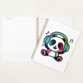 Happy Panda met hoofdtelefoons die naar muziek lui Planner (Display)