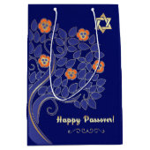 Happy Passover. Lentbloeiende boom Medium Cadeauzakje (Voorkant)
