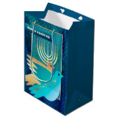 Happy Passover. Menorah en Peace Doves Medium Cadeauzakje (Voorkant Gekanteld)