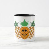 Happy Pineapple-ontwerp - zwarte 11 oz combinatiem Mok (Midden)