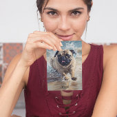 Happy Pug op het strand aanpasbaar Briefkaart