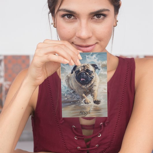 Happy Pug op het strand aanpasbaar Briefkaart