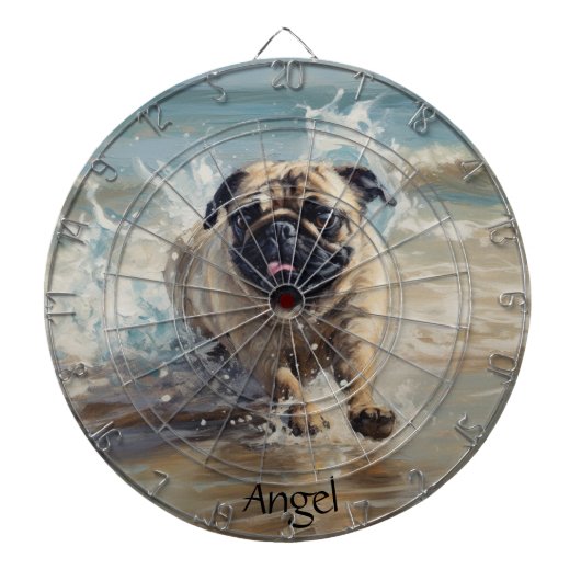 Happy Pug op het strand aanpasbaar Dartbord (Voorkant)