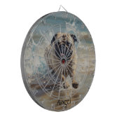 Happy Pug op het strand aanpasbaar Dartbord (Voorkant Links)