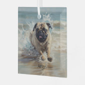 Happy Pug op het strand aanpasbaar Glas Ornament (Voorkant links)