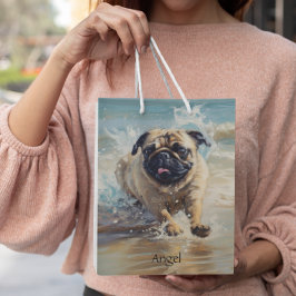 Happy Pug op het strand aanpasbaar Medium Cadeauzakje