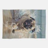Happy Pug op het strand aanpasbaar Theedoek (Horizontaal)