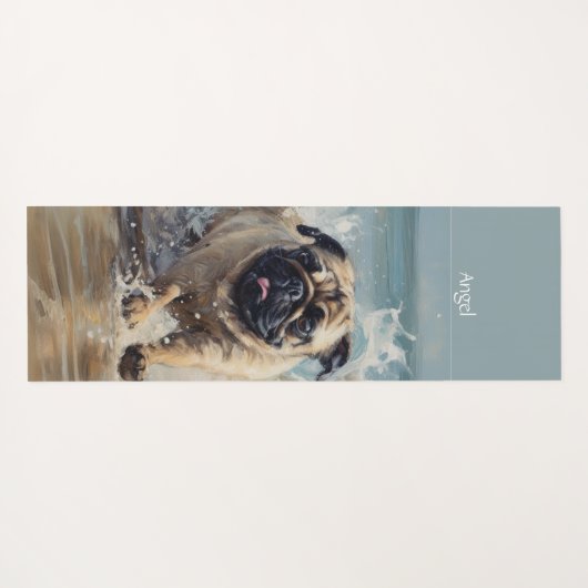 Happy Pug op het strand aanpasbaar Yogamat (Achterkant (horizontaal))