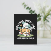 Happy Puppies Rolling Into May beroemd gemaakt doo Briefkaart (Staand voorkant)