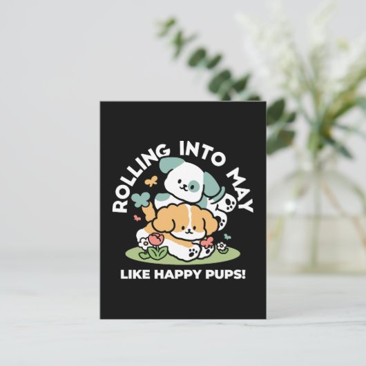 Happy Puppies Rolling Into May beroemd gemaakt doo Briefkaart (Staand voorkant)