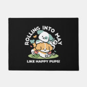 Happy Puppies Rolling Into May beroemd gemaakt doo Deurmat (Voorkant)