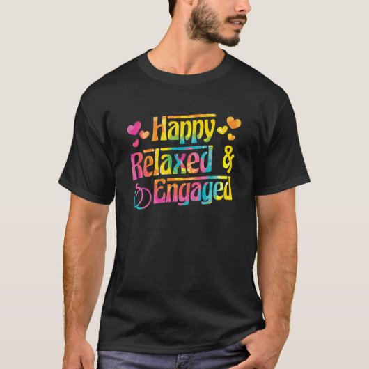 Happy Relaxed & Engaged Fiancée Fiance Couple Enga T-shirt (Voorkant)