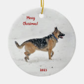 Happy Rescue German Shepherd Dog in Winter Snow Keramisch Ornament (Voorkant)