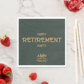 Happy Retirement 3 Letter Gold Monogram op Groen Servet (Insitu)