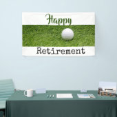 Happy Retirement met golfbal op groen gras Spandoek (Beurs)