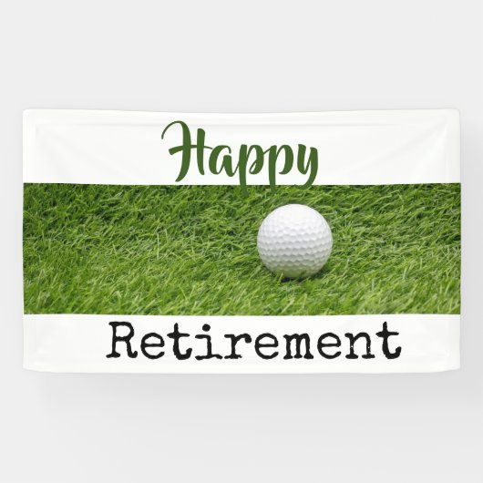 Happy Retirement met golfbal op groen gras Spandoek (Horizontaal)